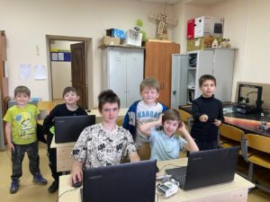 Занятие в объединении «Робототехника»!