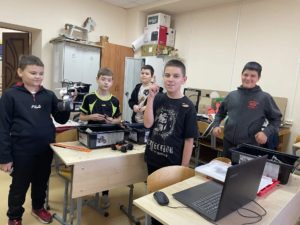 Занятие в объединении «Робототехника»!